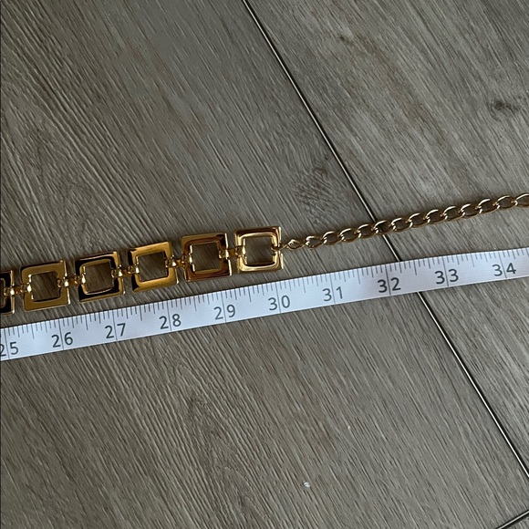 Gold Chain Link Belt - Picture 8 of 10